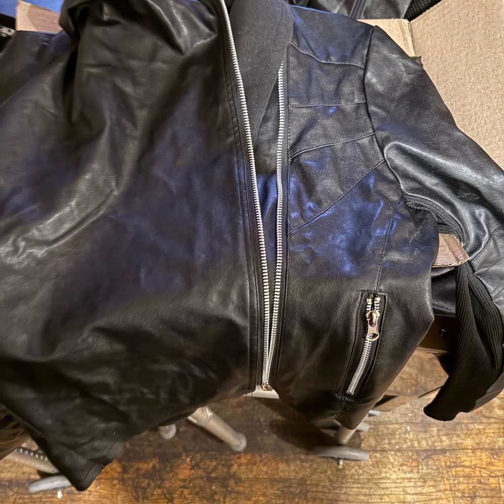 Source Unknown Black Leather Jacket NWT - image 5